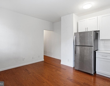 1917 Spring Garden Street - Photo Thumbnail 4