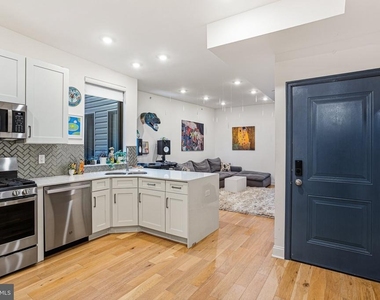 1432 N Franklin Street - Photo Thumbnail 4