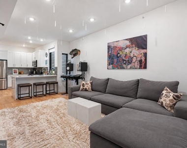 1432 N Franklin Street - Photo Thumbnail 2