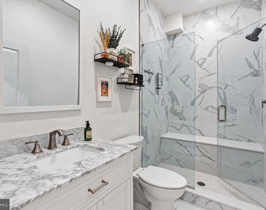 1432 N Franklin Street - Photo Thumbnail 6