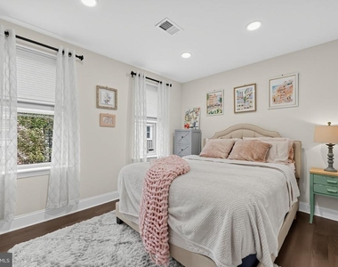 1842 Wilder Street - Photo Thumbnail 10