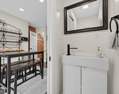 1842 Wilder Street - Photo Thumbnail 8