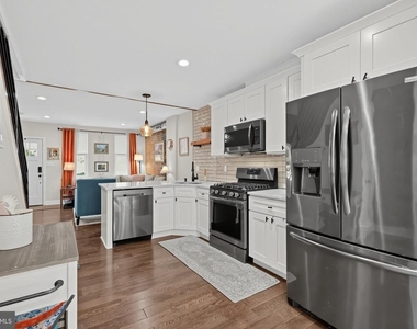 1842 Wilder Street - Photo Thumbnail 5