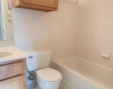 6501 Brush Country Rd - Photo Thumbnail 10