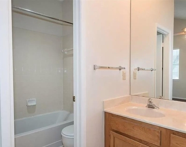 6501 Brush Country Rd - Photo Thumbnail 8