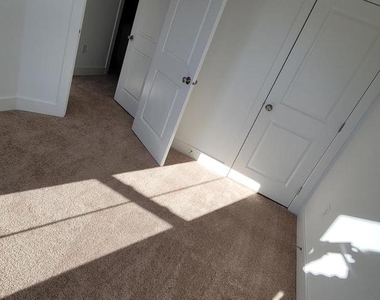 121 Higher Rock Ct - Photo Thumbnail 34