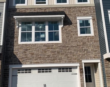 121 Higher Rock Ct - Photo Thumbnail 5