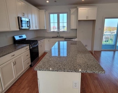 121 Higher Rock Ct - Photo Thumbnail 8