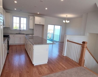 121 Higher Rock Ct - Photo Thumbnail 9