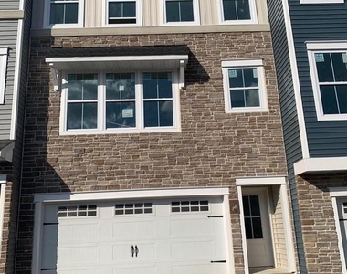 121 Higher Rock Ct - Photo Thumbnail 7