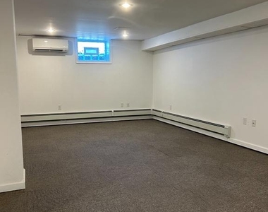 232 Hill Avenue - Photo Thumbnail 9