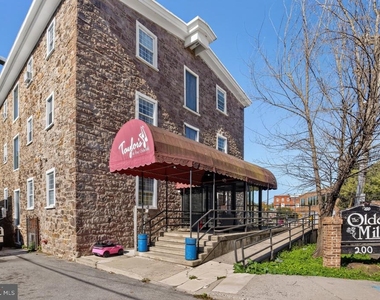 200 W Marshall Street - Photo Thumbnail 7
