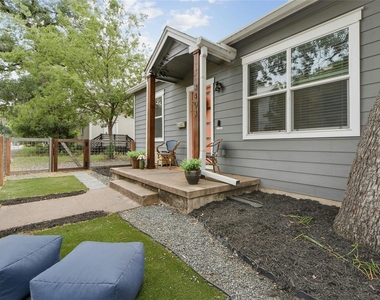 3403 King St - Photo Thumbnail 2