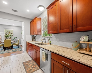 3403 King St - Photo Thumbnail 13