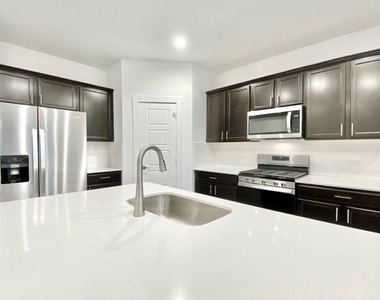 13816 Lubeck Dr - Photo Thumbnail 6