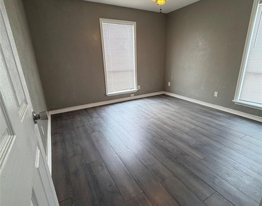 100 Uhland Rd - Photo Thumbnail 21