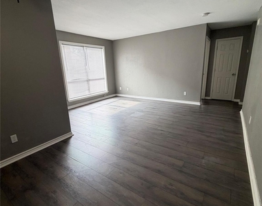 100 Uhland Rd - Photo Thumbnail 18