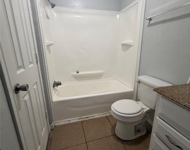 100 Uhland Rd - Photo Thumbnail 14