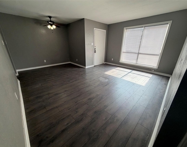 100 Uhland Rd - Photo Thumbnail 19