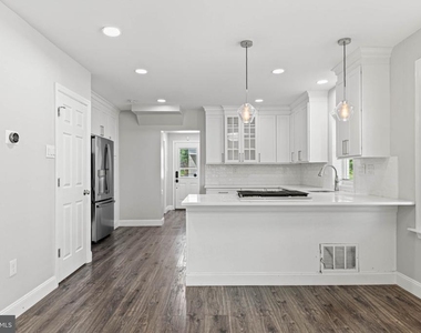 822 Penn Street - Photo Thumbnail 5