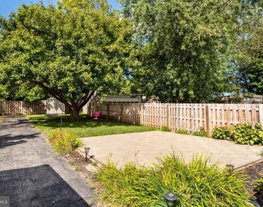 822 Penn Street - Photo Thumbnail 24