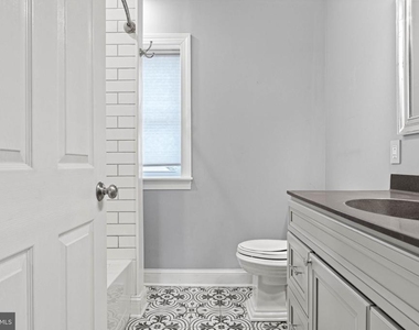822 Penn Street - Photo Thumbnail 14