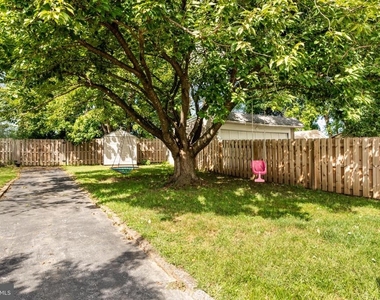 822 Penn Street - Photo Thumbnail 26