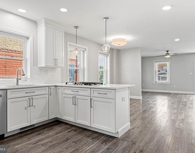 822 Penn Street - Photo Thumbnail 7