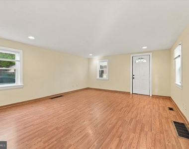225 Brook Street - Photo Thumbnail 3