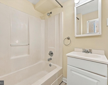 225 Brook Street - Photo Thumbnail 4