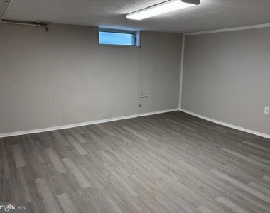 1404 Powell Road - Photo Thumbnail 10