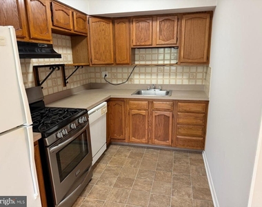 1404 Powell Road - Photo Thumbnail 5