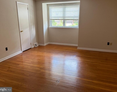 1404 Powell Road - Photo Thumbnail 11