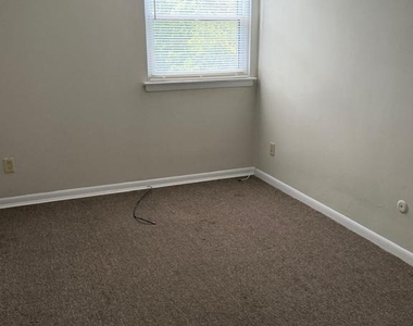 1404 Powell Road - Photo Thumbnail 13