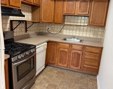 1404 Powell Road - Photo Thumbnail 4