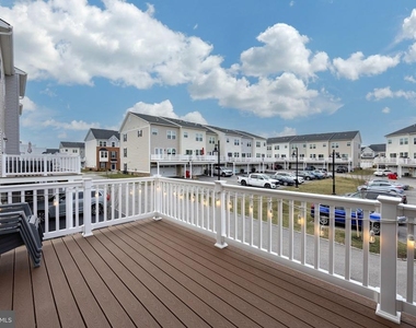 611 Holywell Drive - Photo Thumbnail 27