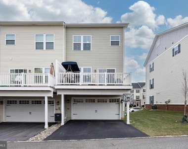 611 Holywell Drive - Photo Thumbnail 28