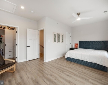 611 Holywell Drive - Photo Thumbnail 23