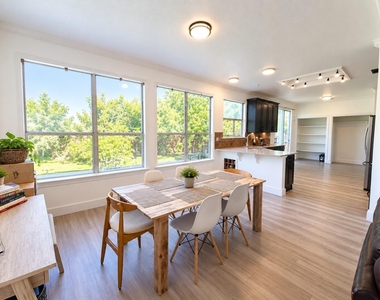7901 Finch Trl - Photo Thumbnail 5