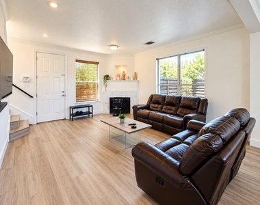 7901 Finch Trl - Photo Thumbnail 4