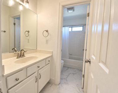 7901 Finch Trl - Photo Thumbnail 11
