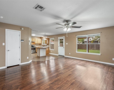 2609 Jason Dr - Photo Thumbnail 5