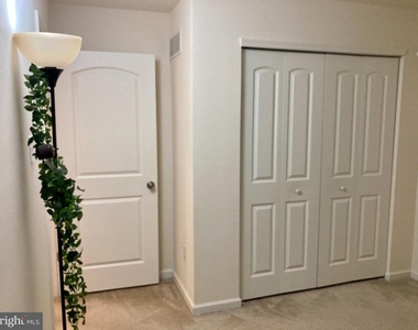 106 Mercer Court - Photo Thumbnail 11