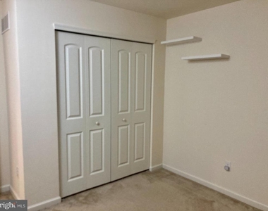 106 Mercer Court - Photo Thumbnail 12