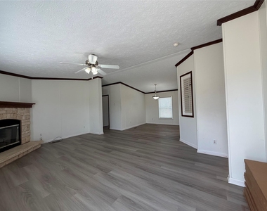 161 Phelan Rd - Photo Thumbnail 3