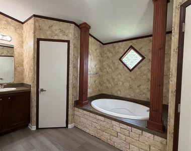 161 Phelan Rd - Photo Thumbnail 9