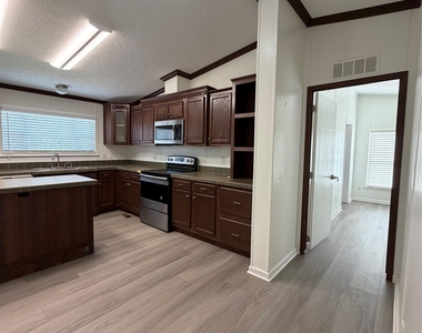 161 Phelan Rd - Photo Thumbnail 7