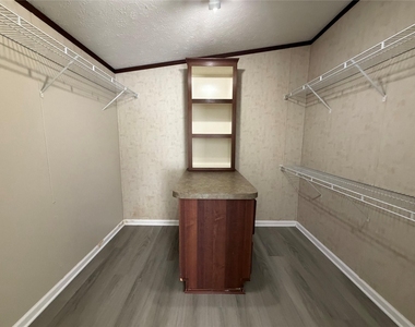 161 Phelan Rd - Photo Thumbnail 5