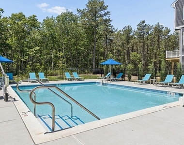 27 Forest Park Drive - Photo Thumbnail 2