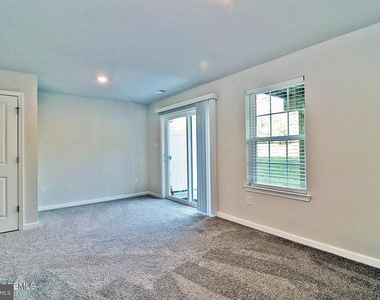 27 Forest Park Drive - Photo Thumbnail 3